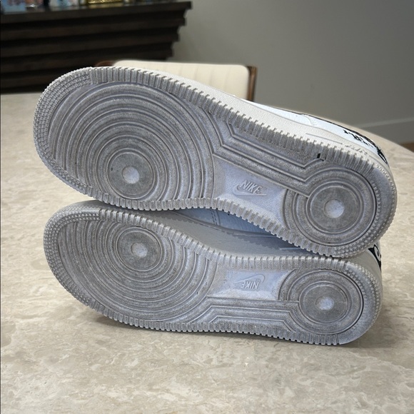 Nike Air White and Orange Patterned Sneakers - Picture 9 of 14